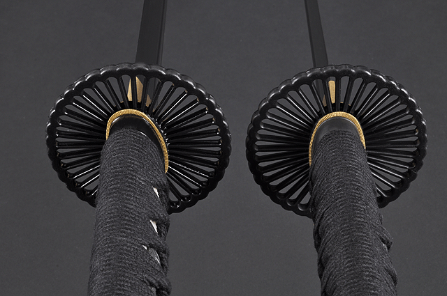 FULLY HANDMADE CLAY TEMPERED DAMASCUS EMPIRE WHEEL SAMURAI KATANA & WAKIZASHI SWORDS - buyblade