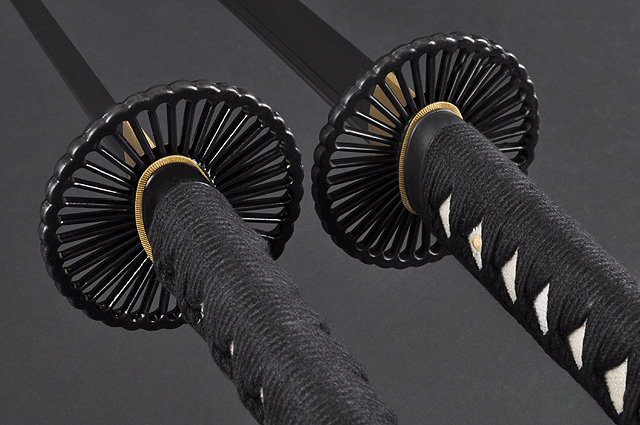 FULLY HANDMADE CLAY TEMPERED DAMASCUS EMPIRE WHEEL SAMURAI KATANA & WAKIZASHI SWORDS - buyblade