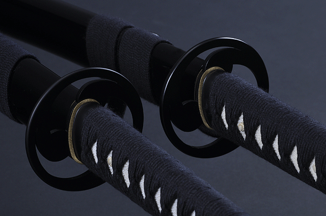 FULLY HANDMADE CLAY TEMPERED DAMASCUS TOMOE CREST SAMURAI KATANA & WAKIZASHI SWORDS - buyblade